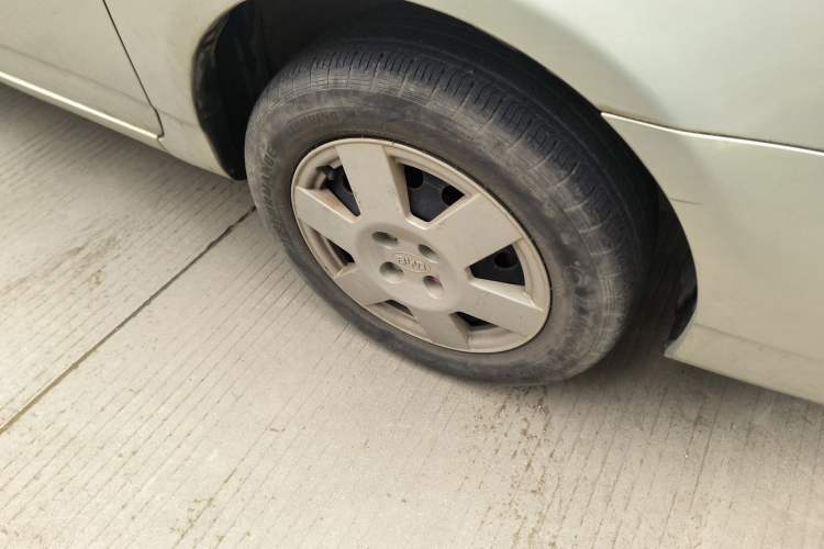 Used BYD F3 2015 Energy-Efficient Model 1.5L Manual Comfort Edition Right Front Wheel Hub