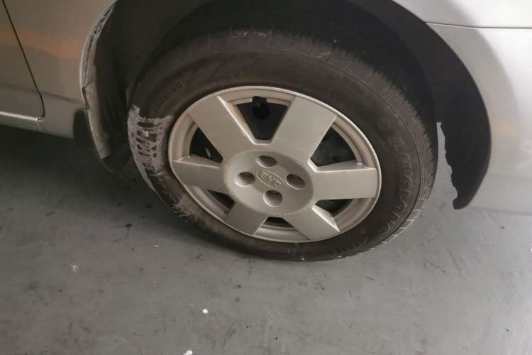 Used BYD F3 2015 Energy-Efficient Model 1.5L Manual Comfort Edition Right Front Wheel Hub