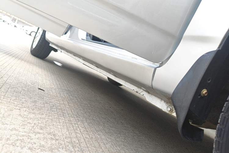 Used BYD F3 2015 Energy-Efficient Model 1.5L Manual Comfort Edition Right Side Sill