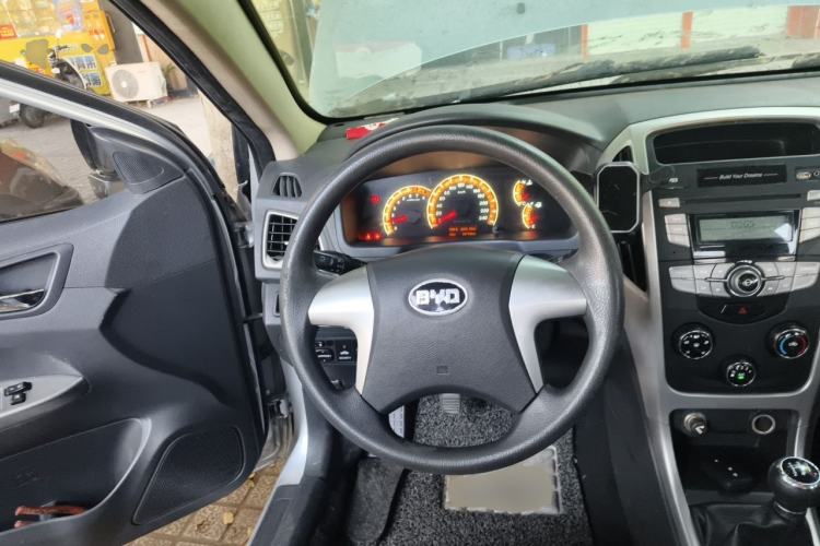 Used BYD F3 2015 Energy-Efficient Model 1.5L Manual Comfort Edition Steering Wheel