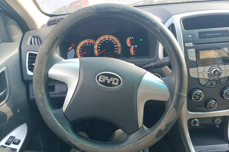 Used BYD F3 2015 Energy-Saving Edition 1.5L Manual Luxury Model Steering Wheel