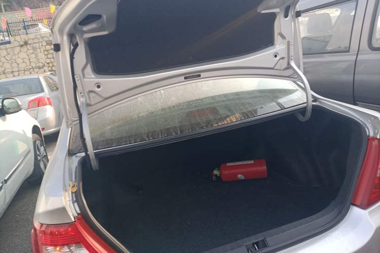 Used BYD F3 2015 Energy-Saving Edition 1.5L Manual Luxury Model Trunk