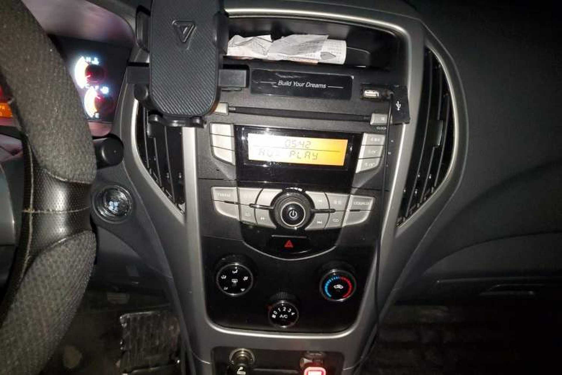 Used BYD F3 2015 Energy-Efficient Model 1.5L Manual Comfort Edition Audio And AC Panel