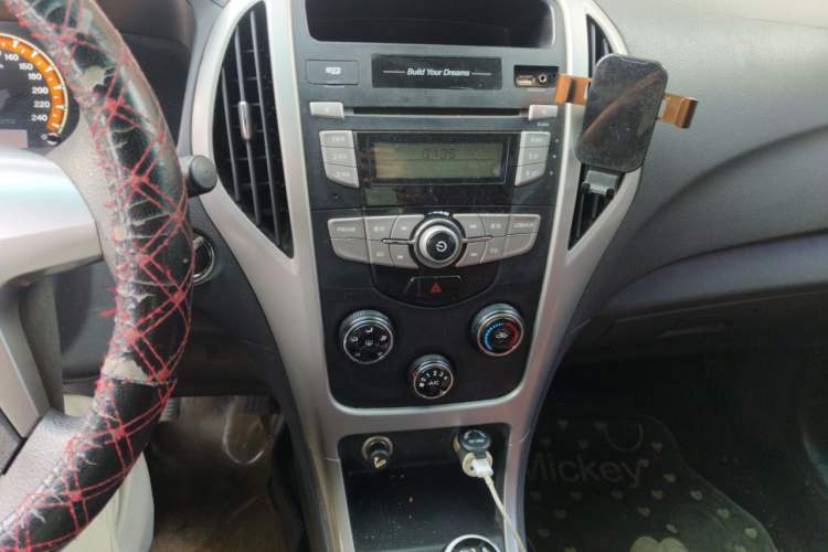 Used BYD F3 2015 Energy-Efficient Model 1.5L Manual Comfort Edition Audio And AC Panel