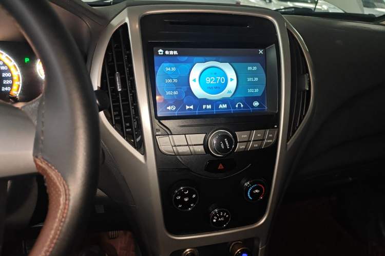 Used BYD F3 2015 Energy-Saving Edition 1.5L Automatic Luxury Model Audio And AC Panel