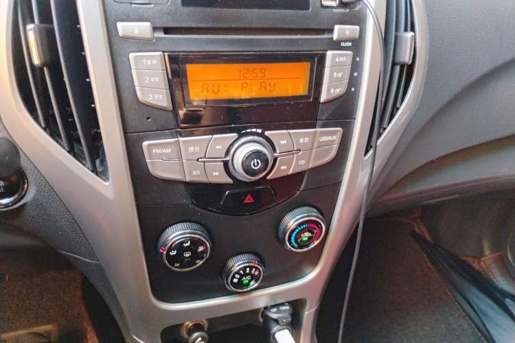 Used BYD F3 2015 Energy-Efficient Model 1.5L Manual Comfort Edition Audio And AC Panel