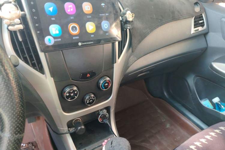 Used BYD F3 2015 Energy-Efficient Model 1.5L Manual Comfort Edition Audio And AC Panel