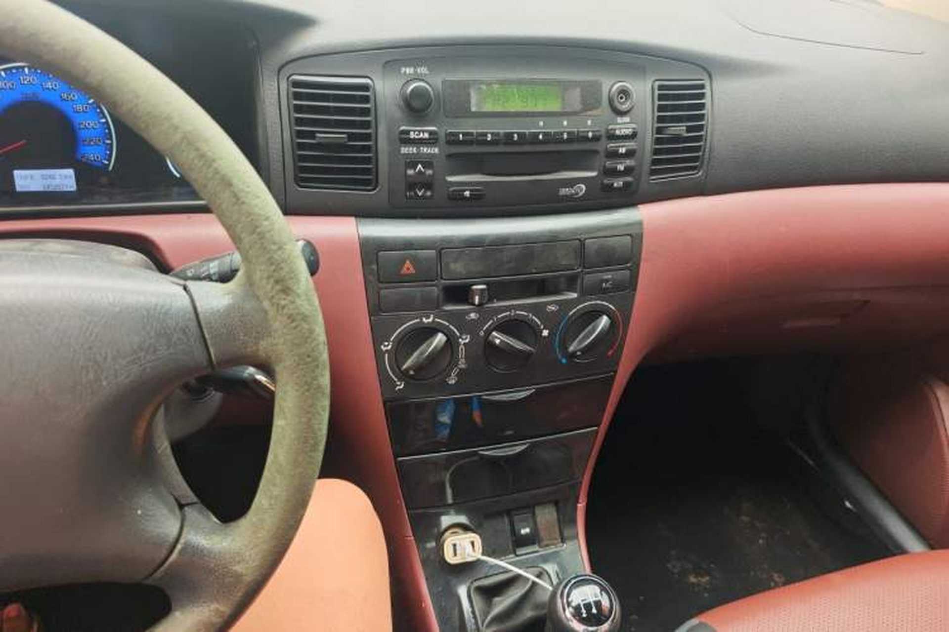 Used BYD F3 2015 Energy-Efficient Model 1.5L Manual Comfort Edition Audio And AC Panel