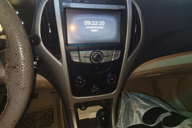 Used BYD F3 2015 Energy-Saving Edition 1.5L Automatic Luxury Model Audio And AC Panel