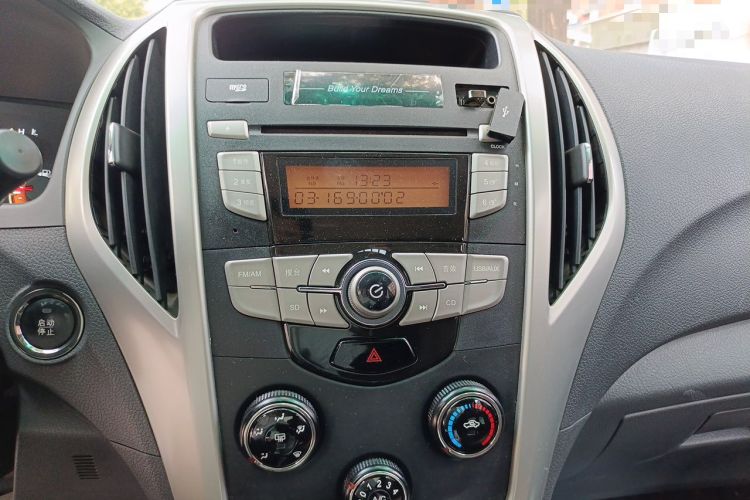 Used BYD F3 2015 Energy-Saving Edition 1.5L Manual Luxury Model Audio And AC Panel