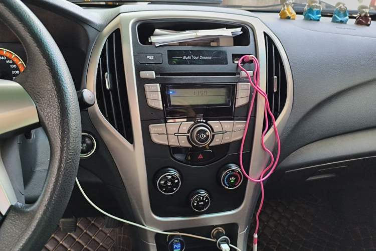 Used BYD F3 2015 Energy-Saving Edition 1.5L Manual Luxury Model Audio And AC Panel