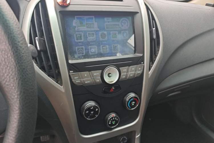 Used BYD F3 2015 Energy-Efficient Model 1.5L Manual Comfort Edition Audio And AC Panel