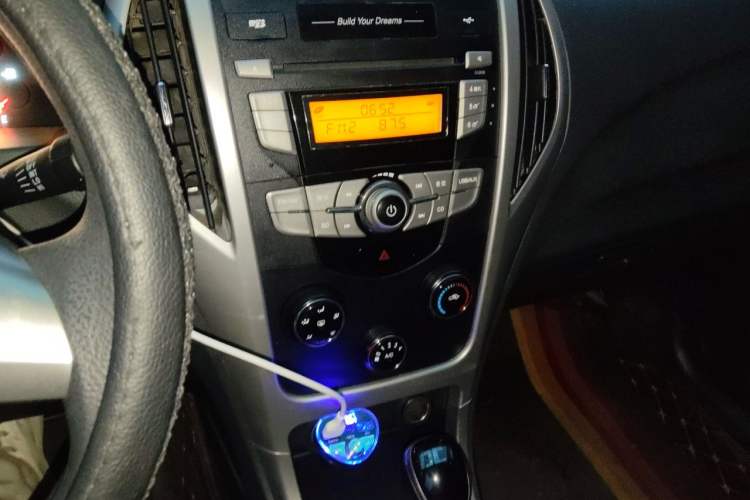 Used BYD F3 2015 Energy-Saving Edition 1.5L Automatic Luxury Model Audio And AC Panel