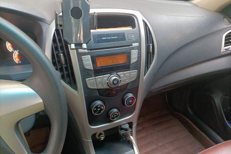 Used BYD F3 2015 Energy-Efficient Model 1.5L Manual Comfort Edition Audio And AC Panel