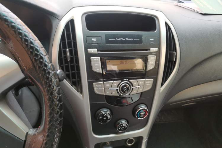 Used BYD F3 2015 Energy-Efficient Model 1.5L Manual Comfort Edition Audio And AC Panel