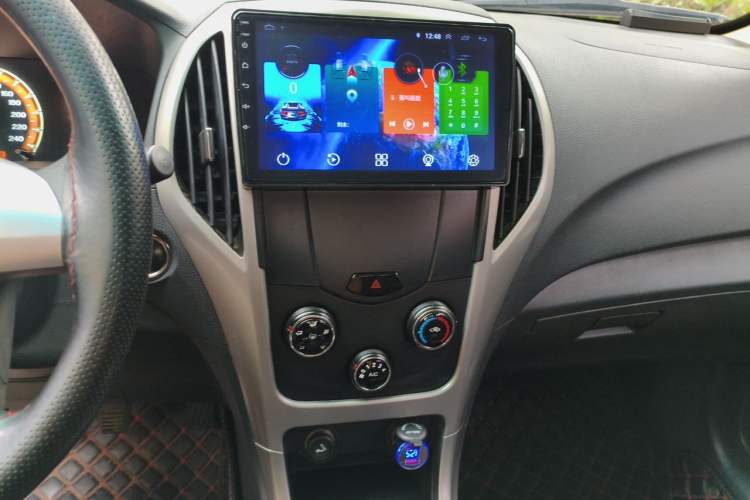 Used BYD F3 2015 Energy-Saving Edition 1.5L Manual Luxury Model Audio And AC Panel
