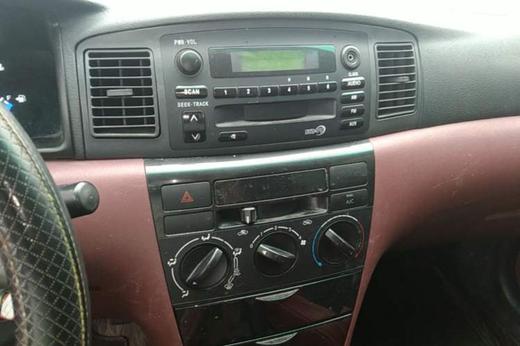 Used BYD F3 2015 Energy-Efficient Model 1.5L Manual Comfort Edition Audio And AC Panel