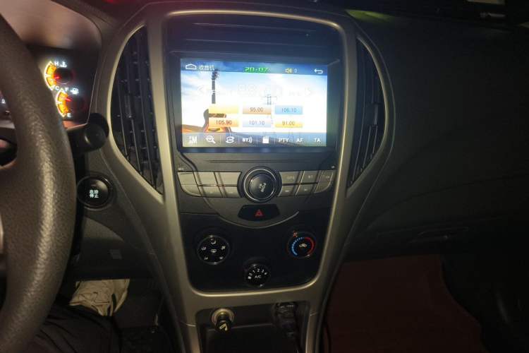 Used BYD F3 2015 Energy-Efficient Model 1.5L Manual Comfort Edition Audio And AC Panel
