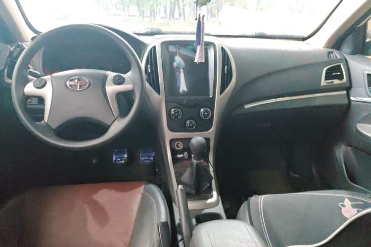 Used BYD F3 2015 Energy-Efficient Model 1.5L Manual Comfort Edition Center Console