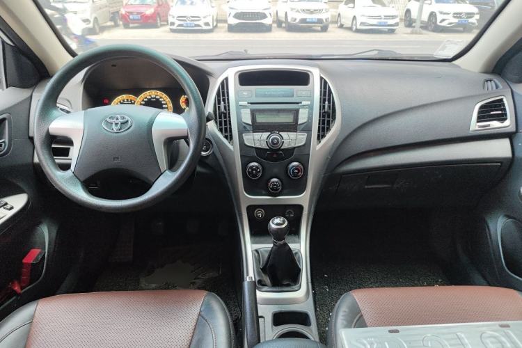 Used BYD F3 2015 Energy-Efficient Model 1.5L Manual Comfort Edition Center Console