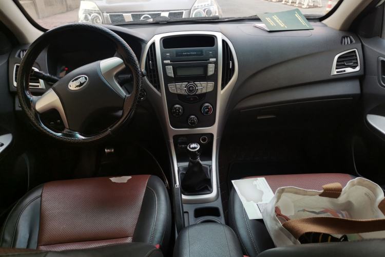 Used BYD F3 2015 Energy-Efficient Model 1.5L Manual Comfort Edition Center Console