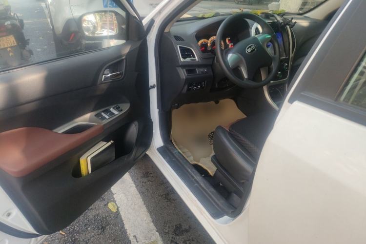 Used BYD F3 2015 Energy-Saving Edition 1.5L Manual Luxury Model Driver Seat