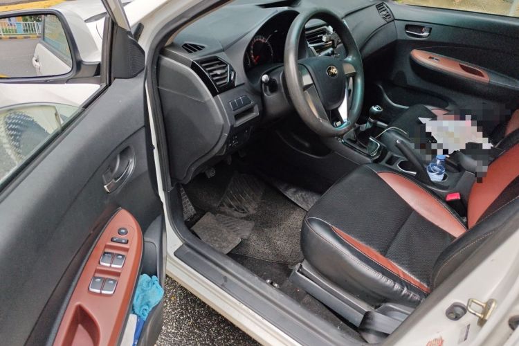 Used BYD F3 2015 Energy-Saving Edition 1.5L Manual Luxury Model Driver Seat