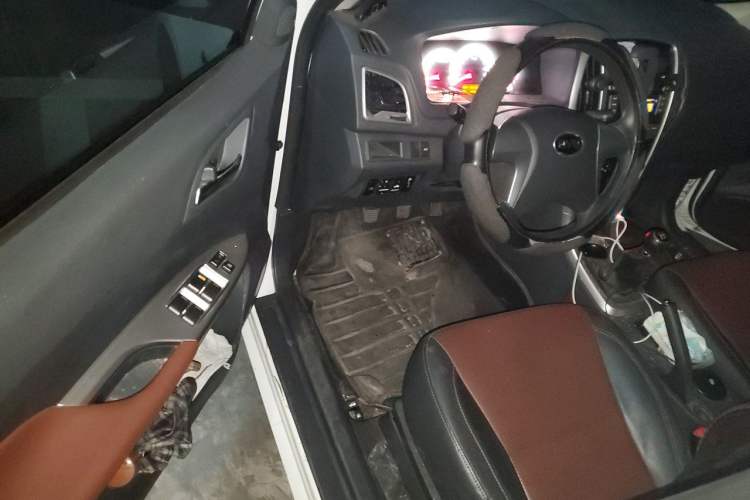 Used BYD F3 2015 Energy-Efficient Model 1.5L Manual Comfort Edition Driver Seat