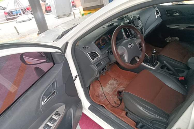 Used BYD F3 2015 Energy-Efficient Model 1.5L Manual Comfort Edition Driver Seat