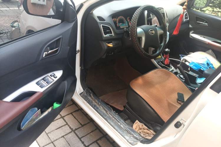 Used BYD F3 2015 Energy-Saving Edition 1.5L Manual Luxury Model Driver Seat