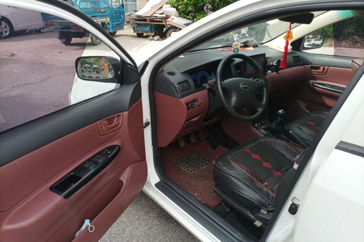 Used BYD F3 2015 Energy-Efficient Model 1.5L Manual Comfort Edition Driver Seat