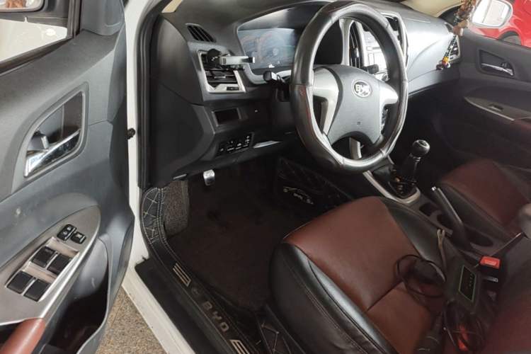 Used BYD F3 2015 Energy-Efficient Model 1.5L Manual Comfort Edition Driver Seat