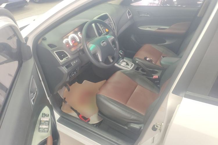 Used BYD F3 2015 Energy-Saving Edition 1.5L Automatic Luxury Model Driver Seat