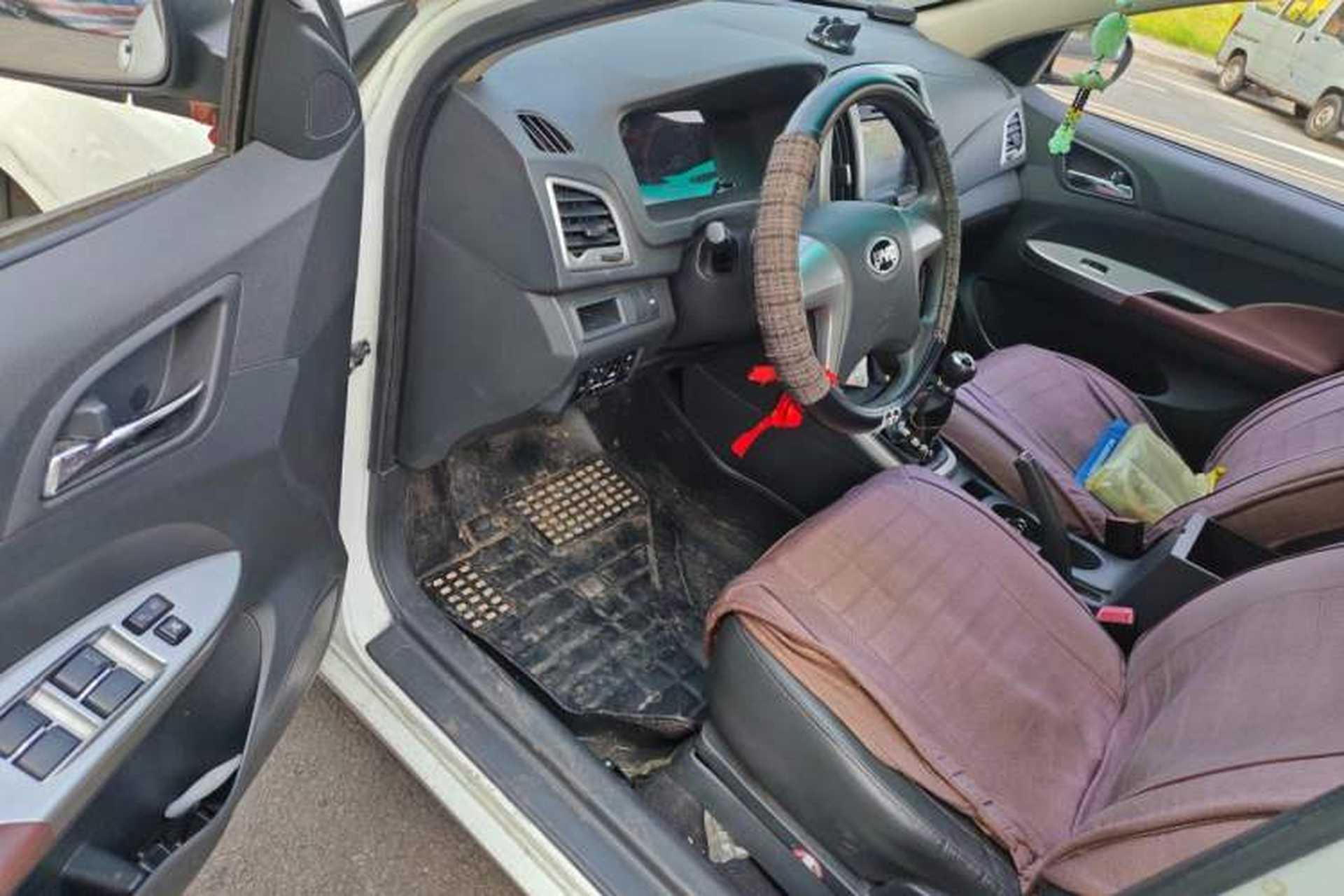 Used BYD F3 2015 Energy-Saving Edition 1.5L Manual Luxury Model Driver Seat