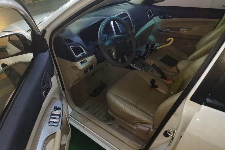 Used BYD F3 2015 Energy-Saving Edition 1.5L Automatic Luxury Model Driver Seat
