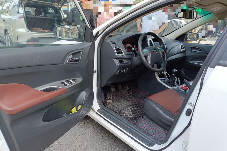 Used BYD F3 2015 Energy-Saving Edition 1.5L Manual Luxury Model Driver Seat