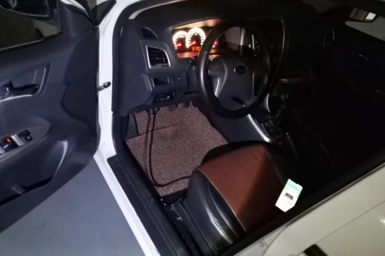 Used BYD F3 2015 Energy-Efficient Model 1.5L Manual Comfort Edition Driver Seat