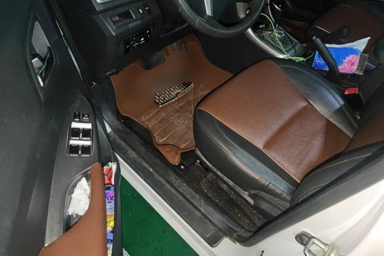 Used BYD F3 2015 Energy-Saving Edition 1.5L Automatic Luxury Model Driver Seat