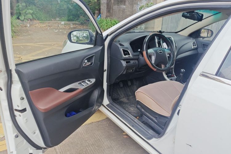 Used BYD F3 2015 Energy-Efficient Model 1.5L Manual Comfort Edition Driver Seat