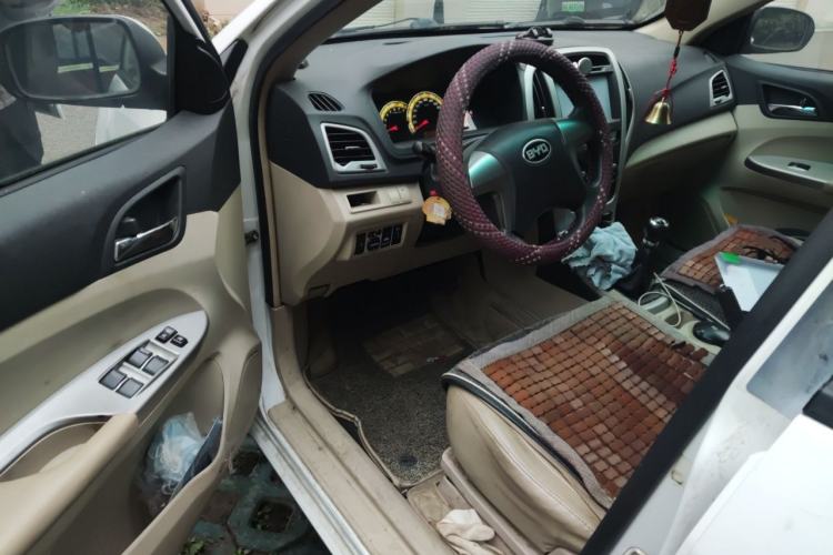 Used BYD F3 2015 Energy-Saving Edition 1.5L Manual Luxury Model Driver Seat