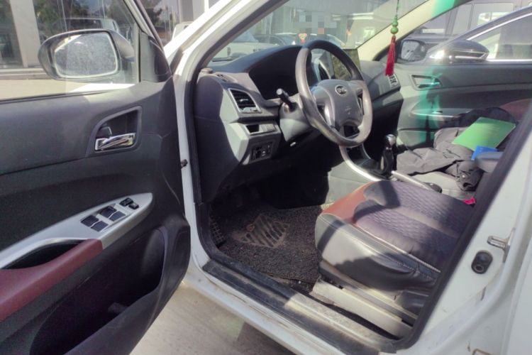Used BYD F3 2015 Energy-Saving Edition 1.5L Manual Luxury Model Driver Seat