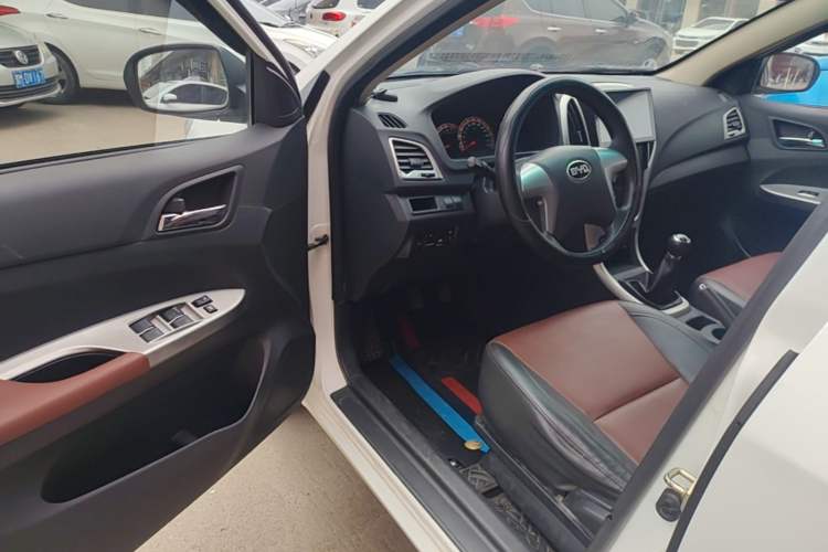 Used BYD F3 2015 Energy-Efficient Model 1.5L Manual Comfort Edition Driver Seat