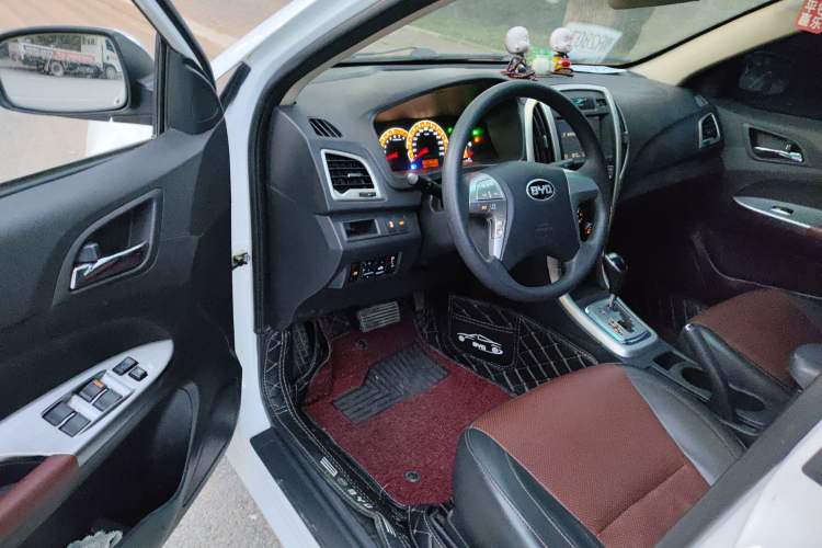 Used BYD F3 2015 Energy-Saving Edition 1.5L Automatic Prestige Model Driver Seat