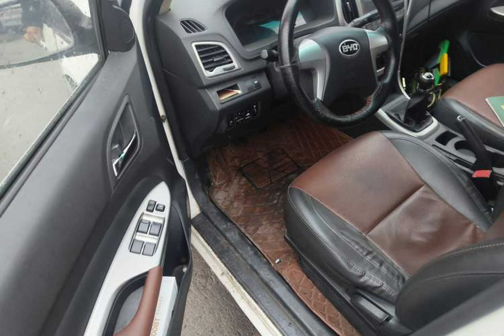 Used BYD F3 2015 Energy-Saving Edition 1.5L Manual Luxury Model Driver Seat