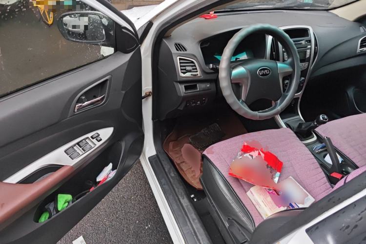 Used BYD F3 2015 Energy-Saving Edition 1.5L Manual Luxury Model Driver Seat