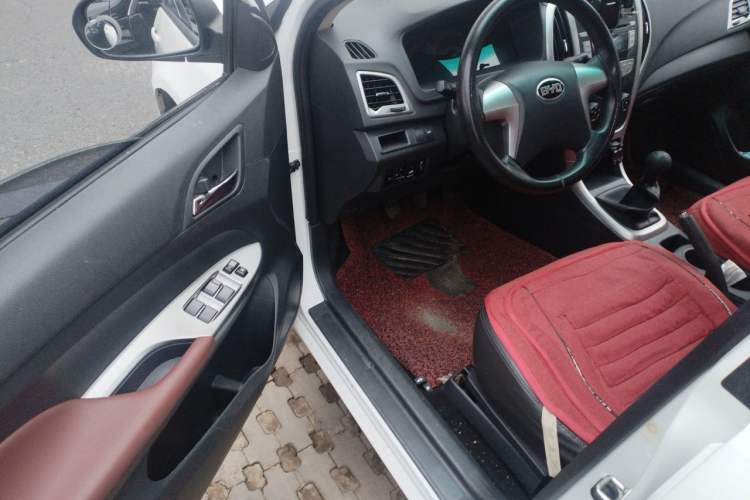 Used BYD F3 2015 Energy-Saving Edition 1.5L Manual Luxury Model Driver Seat