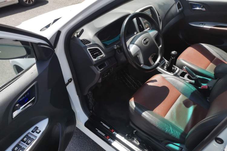 Used BYD F3 2015 Energy-Efficient Model 1.5L Manual Comfort Edition Driver Seat