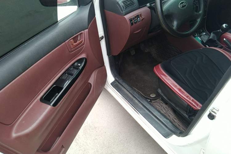 Used BYD F3 2015 Energy-Efficient Model 1.5L Manual Comfort Edition Driver Seat