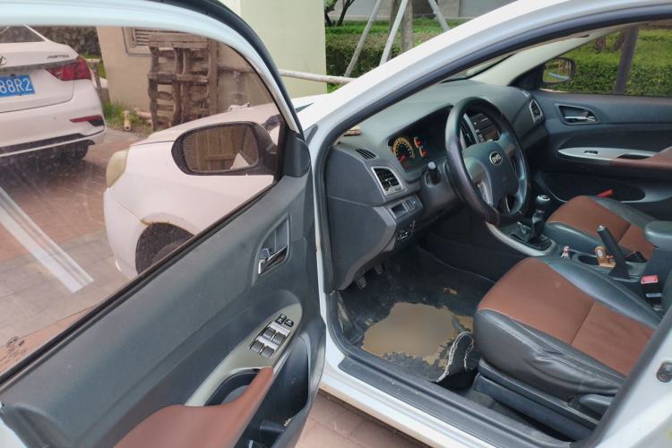 Used BYD F3 2015 Energy-Saving Edition 1.5L Manual Luxury Model Driver Seat