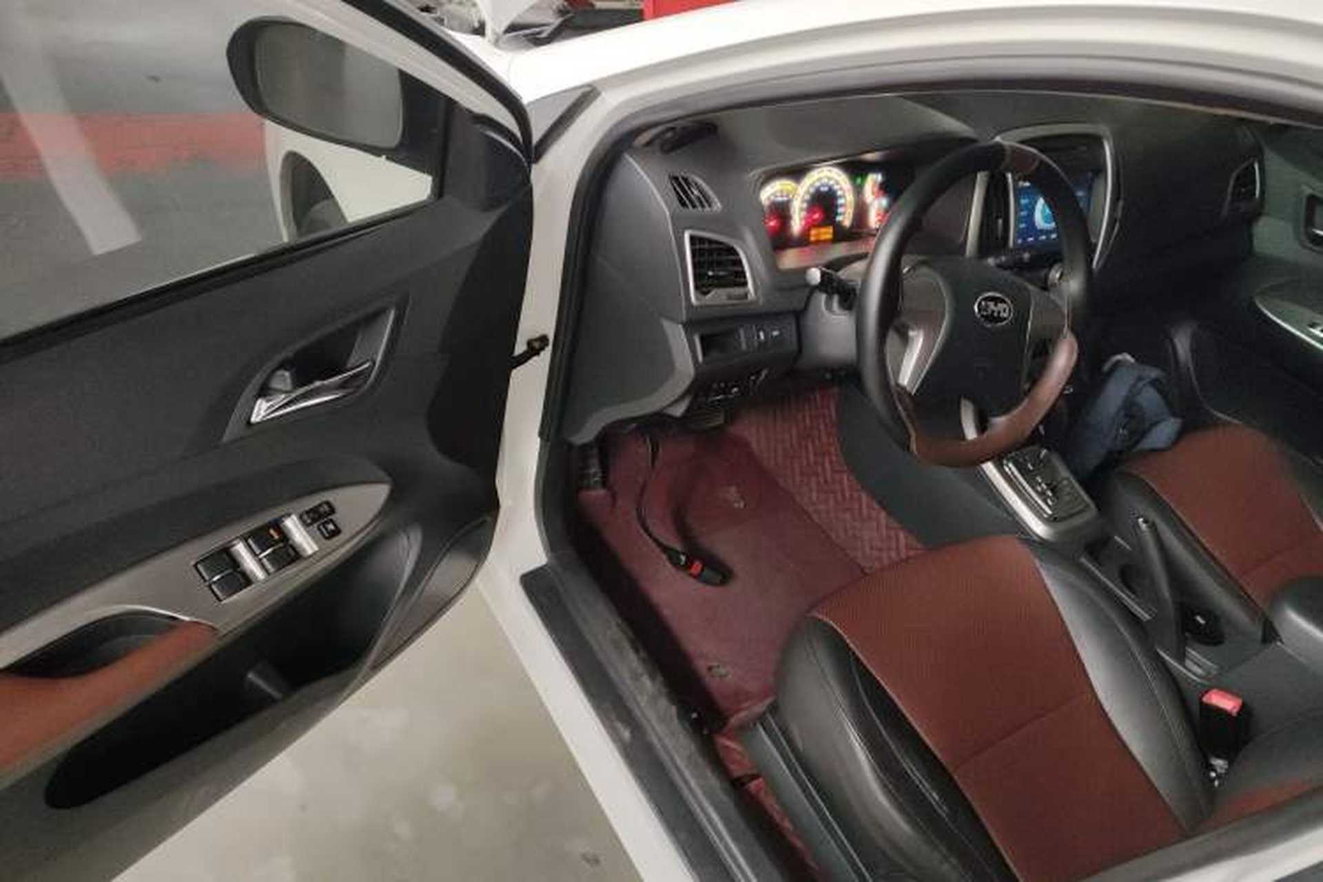 Used BYD F3 2015 Energy-Saving Edition 1.5L Automatic Luxury Model Driver Seat